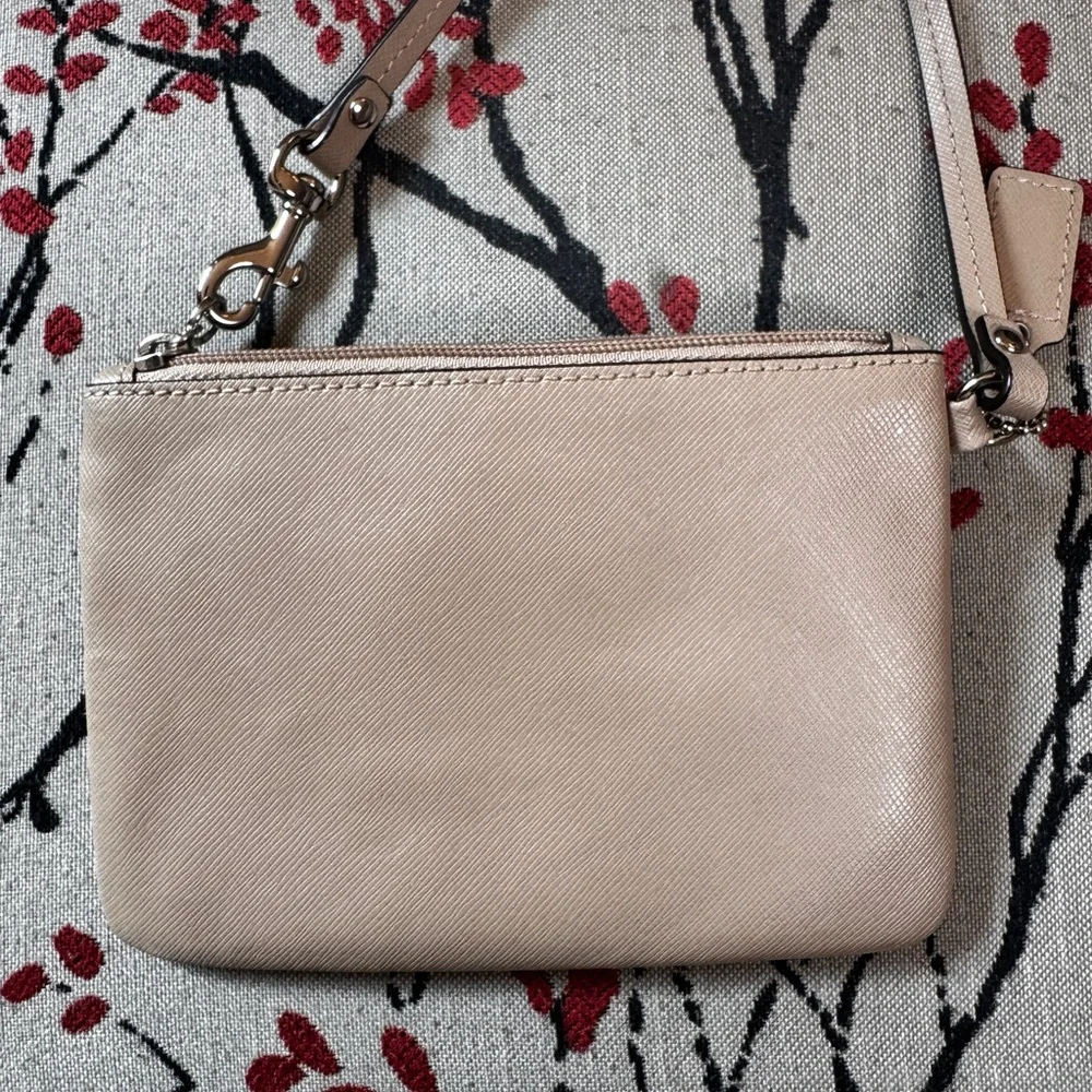NEW COACH Elegant Cream Bow ZIP WRISTLET PURSE 5 x 6.5 in. w Card Holders